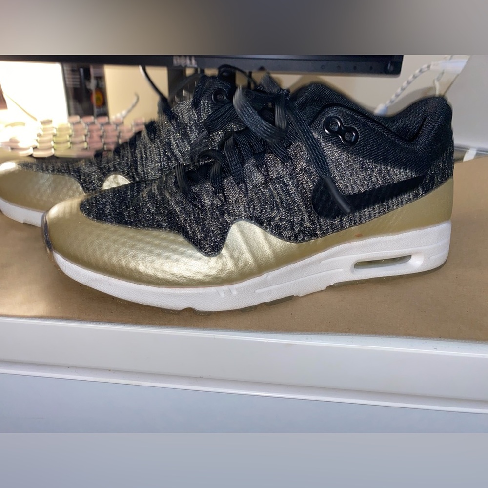 Nike glitter sneakers